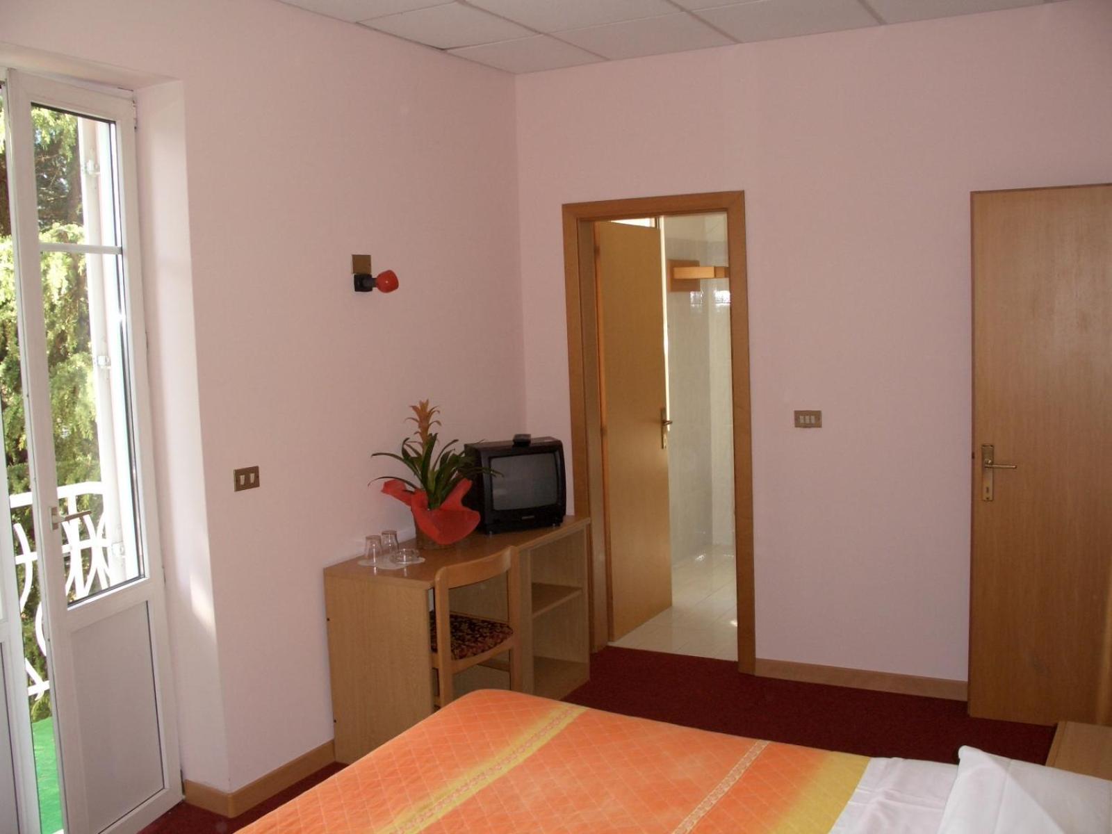 Hotel Bellaria Levico Terme Exteriör bild