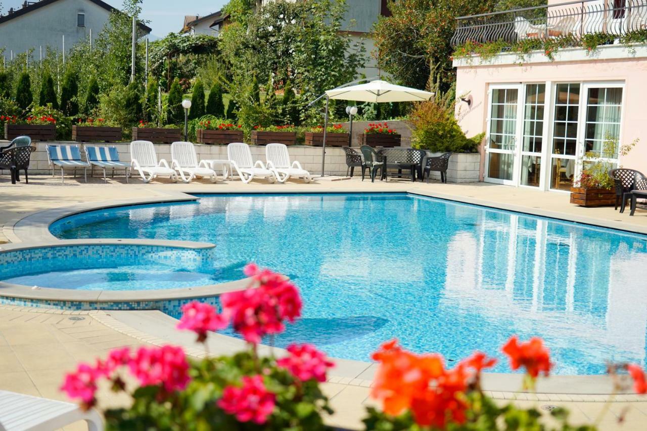 Hotel Bellaria Levico Terme Exteriör bild